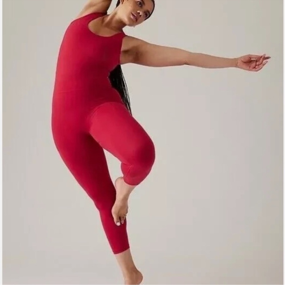 Athleta salutation clover berry  Jumpsuit 7/8 length great condition woman xlg